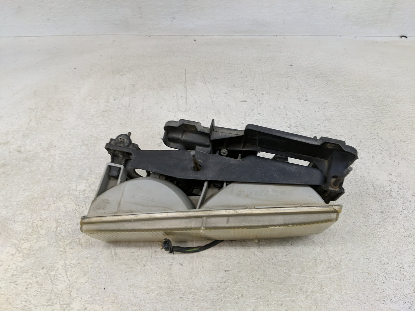 Chevrolet C1500 Passenger Right Oem Head Light Headlight Lamp - Oemusedautoparts1.com