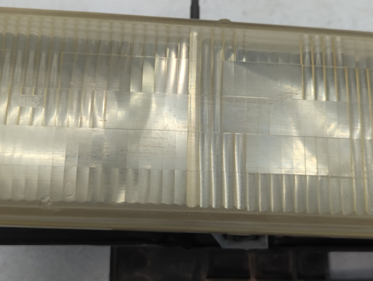 Chevrolet C2500 Driver Left Oem Head Light Headlight Lamp - Oemusedautoparts1.com