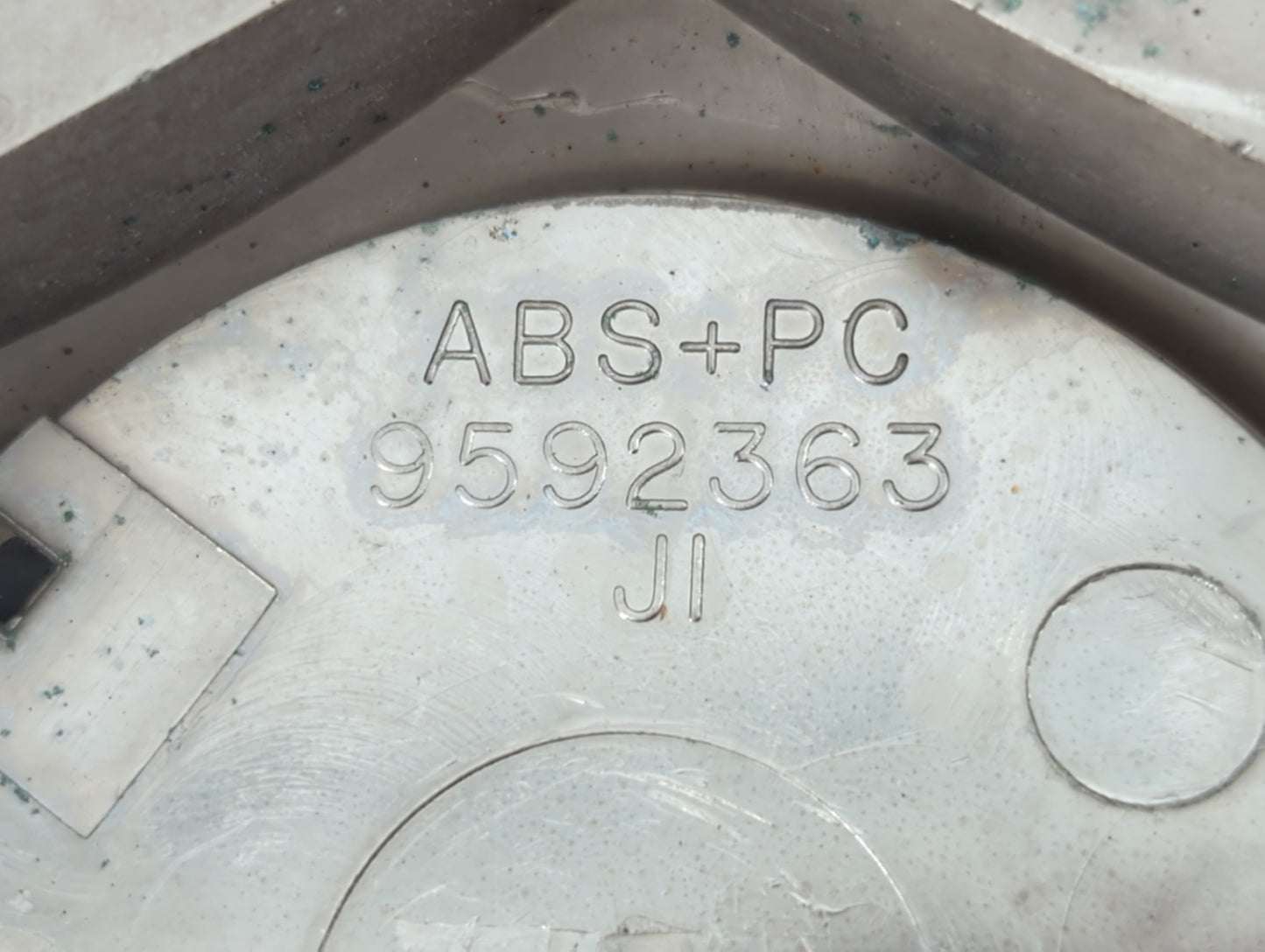 1996 Chevrolet Camaro Rim Wheel Center Cap 700734 - Oemusedautoparts1.com