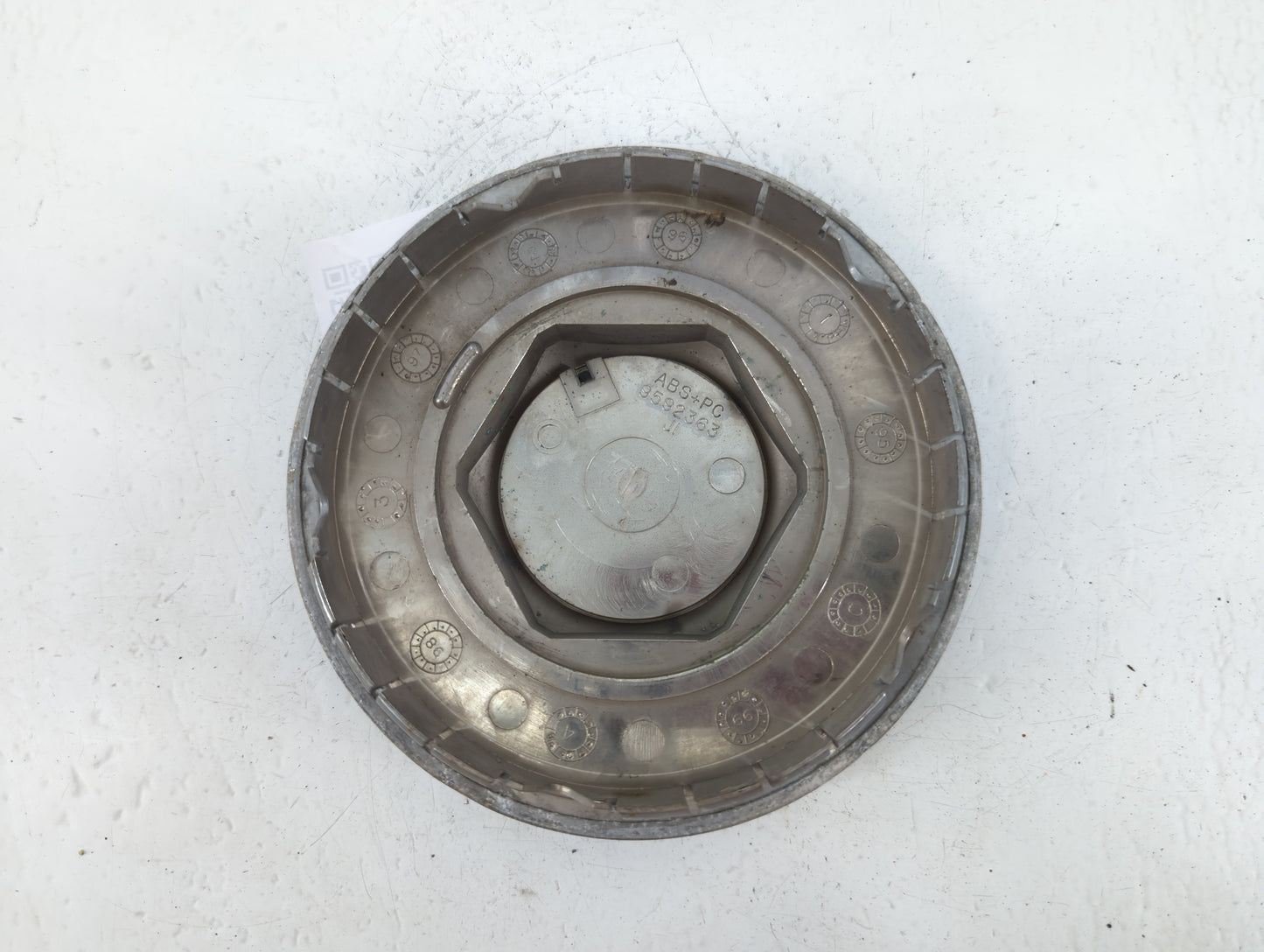 1996 Chevrolet Camaro Rim Wheel Center Cap 700734 - Oemusedautoparts1.com