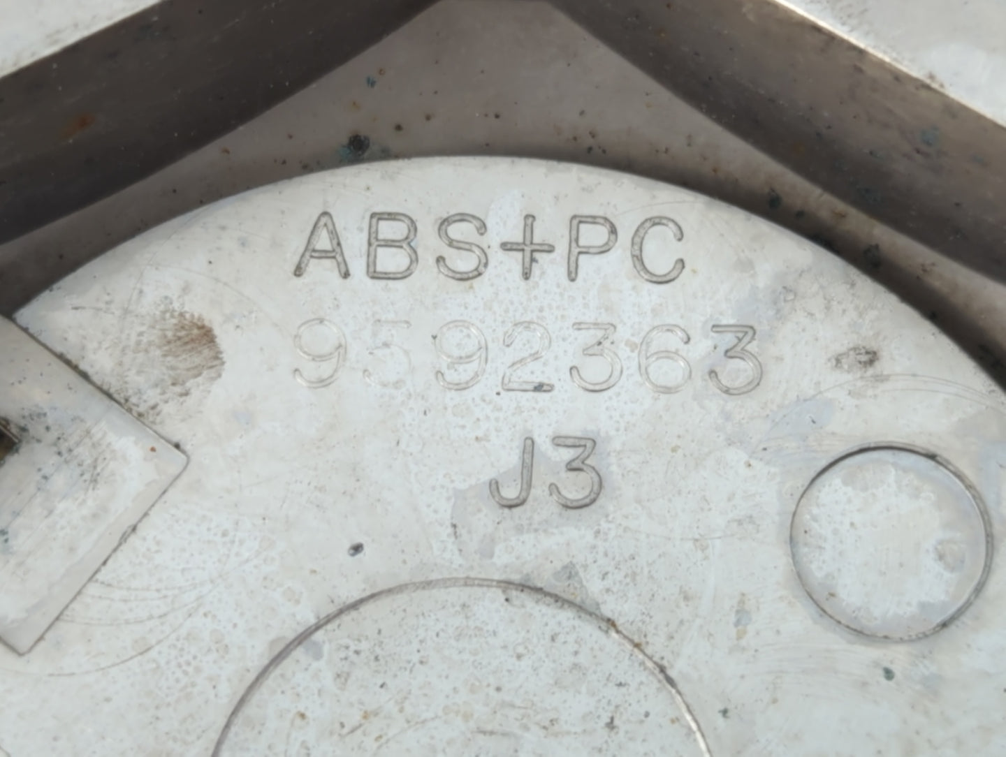 1996 Chevrolet Camaro Rim Wheel Center Cap 700735 - Oemusedautoparts1.com