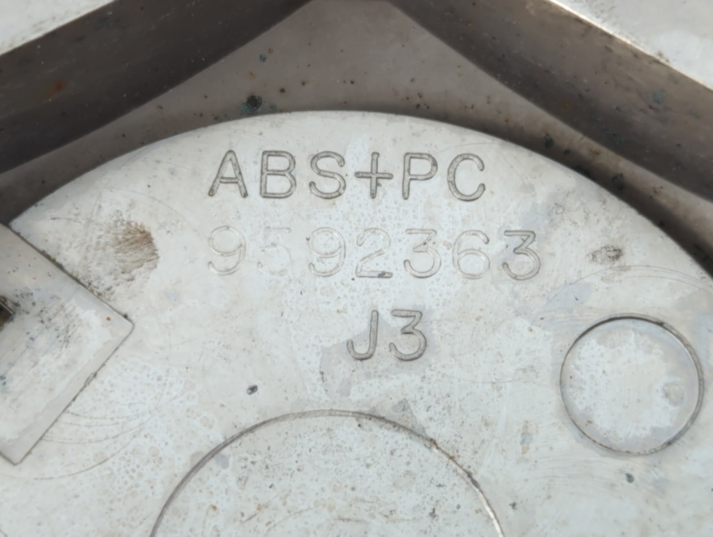 1996 Chevrolet Camaro Rim Wheel Center Cap 700735 - Oemusedautoparts1.com