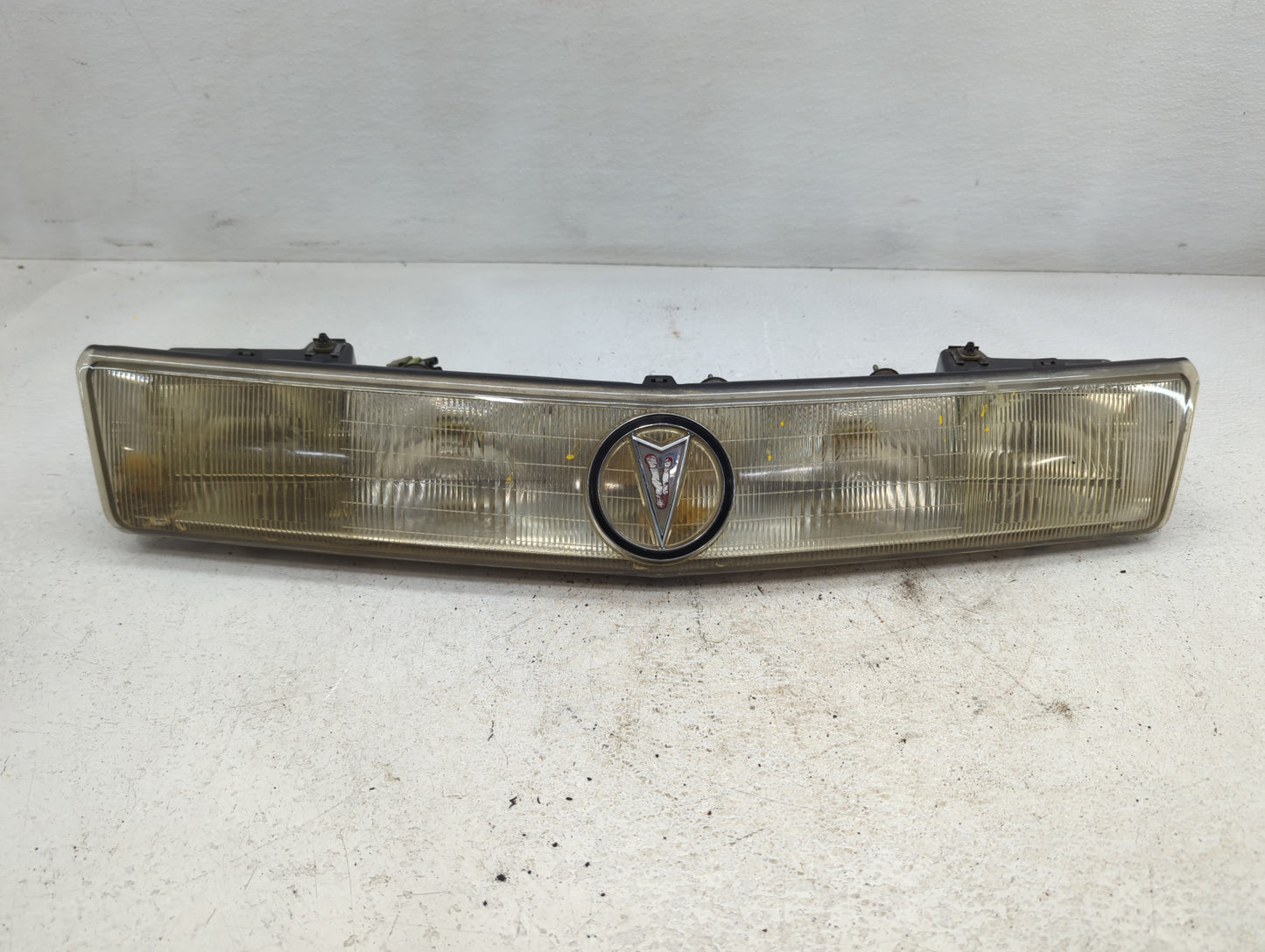 1996 Chevrolet Gp3500 Driver Left Oem Head Light Headlight Lamp - Oemusedautoparts1.com