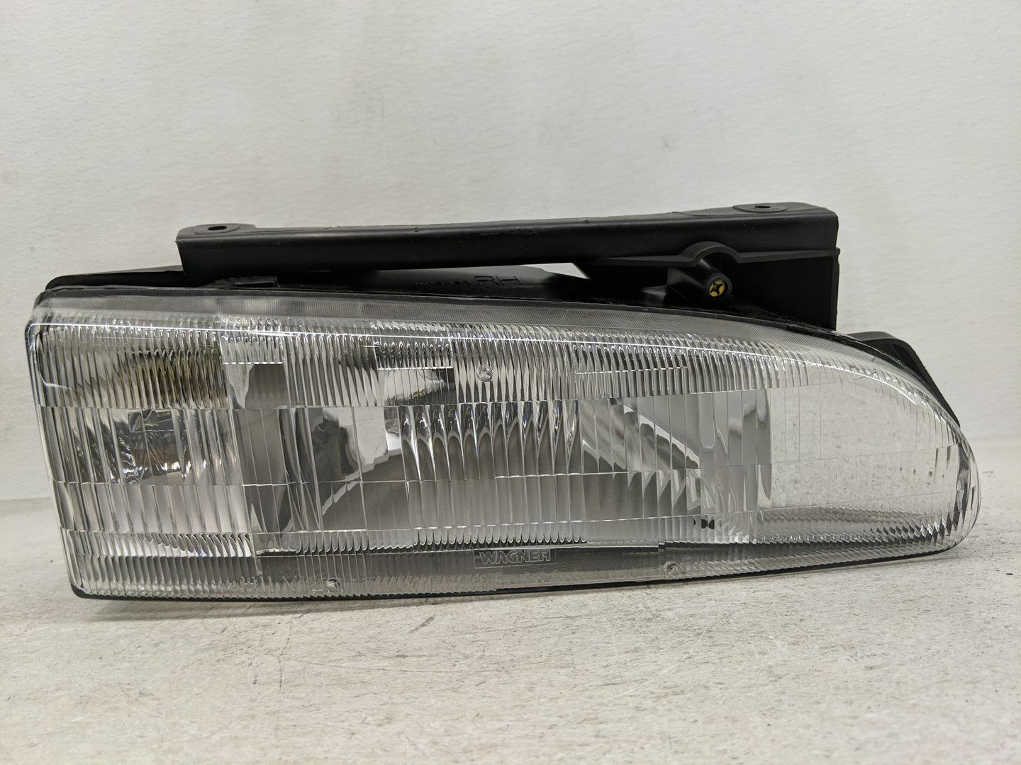 1995-2001 Chevrolet Lumina Passenger Right Oem Head Light Headlight Lamp - Oemusedautoparts1.com