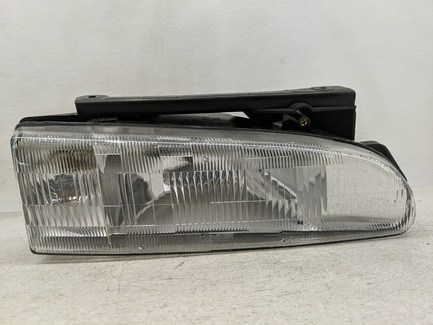 1995-2001 Chevrolet Lumina Passenger Right Oem Head Light Headlight Lamp - Oemusedautoparts1.com