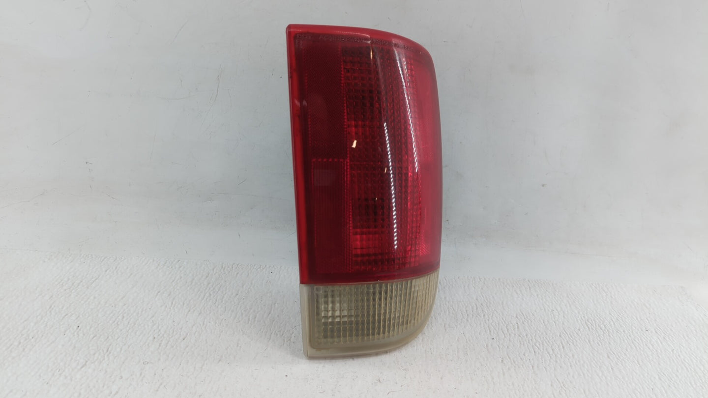 1996 Chevrolet S10 Tail Light Assembly Passenger Right OEM P/N:15113500 16518500 Fits OEM Used Auto Parts - Oemusedautoparts