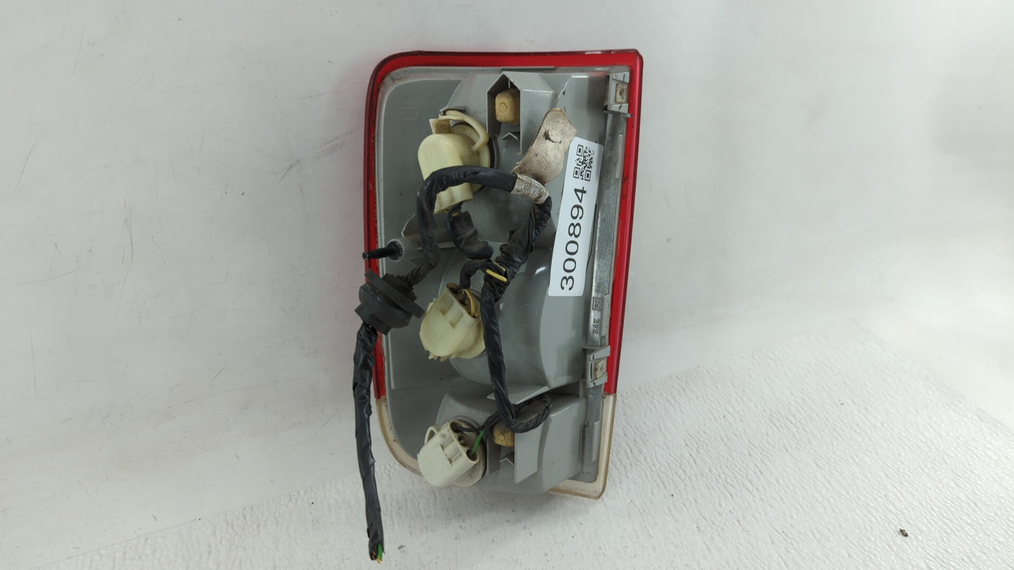 1996 Chevrolet S10 Tail Light Assembly Passenger Right OEM P/N:15113500 16518500 Fits OEM Used Auto Parts - Oemusedautoparts