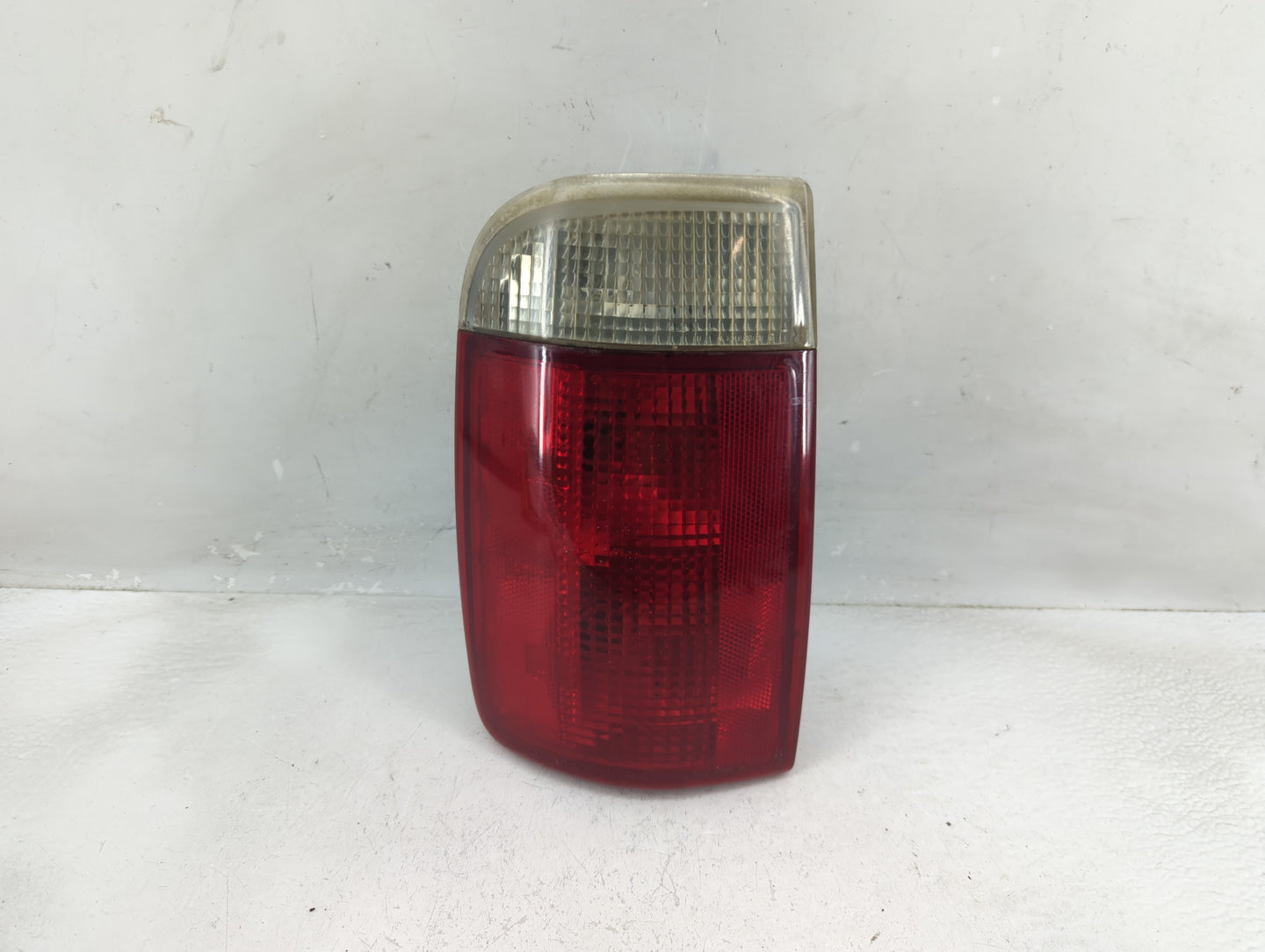1996 Chevrolet S10 Blazer Tail Light Assembly Passenger Right OEM P/N:16518500 Fits OEM Used Auto Parts - Oemusedautoparts1.