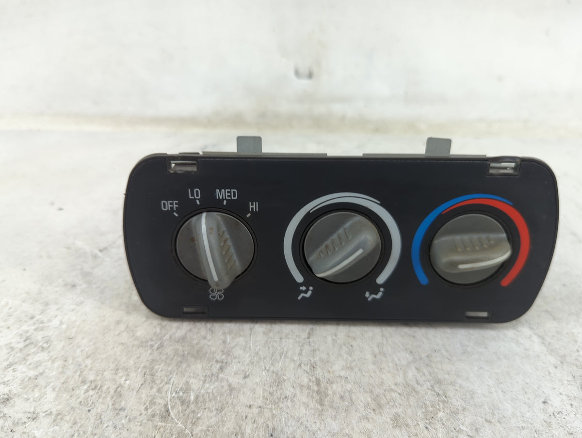 1995-1999 Chevrolet Suburban Climate Control Module Temperature AC/Heater Replacement P/N:16154598 Fits OEM Used Auto Parts 