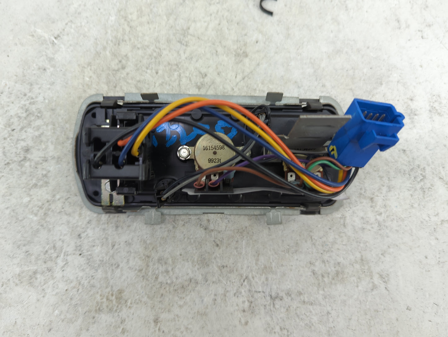 1995-1999 Chevrolet Suburban Climate Control Module Temperature AC/Heater Replacement P/N:16154598 Fits OEM Used Auto Parts 