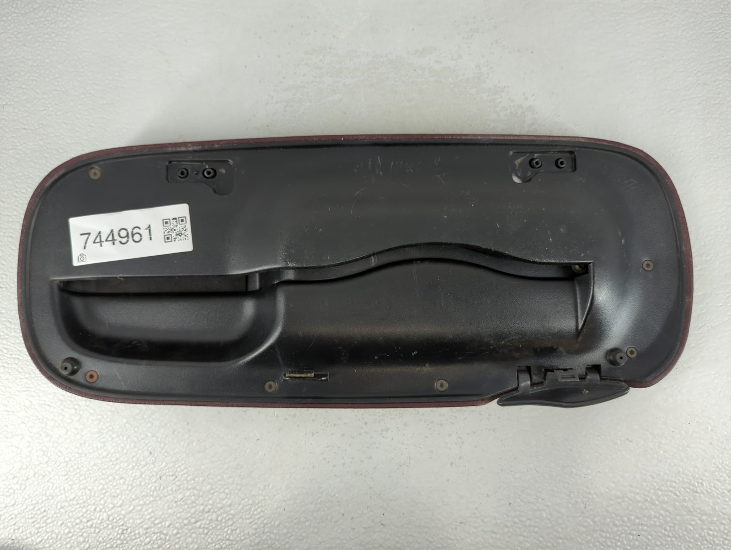 1996 Chevrolet Suburban Center Console Armrest Cover Lid Fits OEM Used Auto Parts - Oemusedautoparts1.com