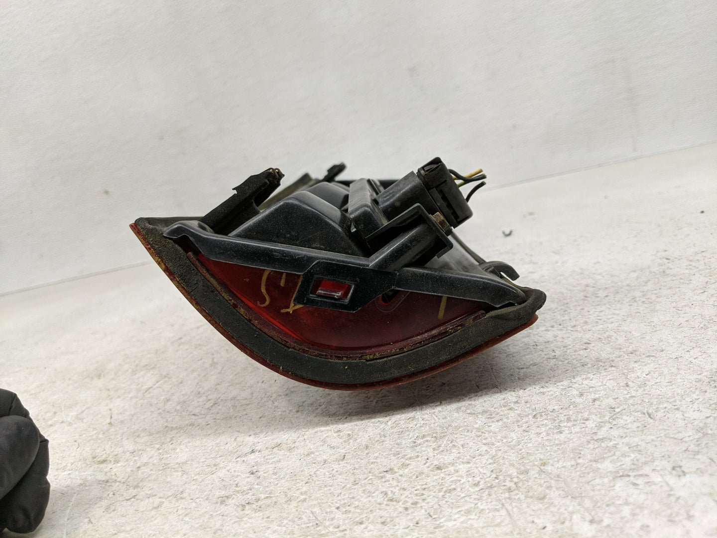1995-1999 Chevrolet Suburban 1500 Tail Light Assembly Driver Left OEM Fits Fits 1992 1993 1994 1995 1996 1997 1998 1999 2000