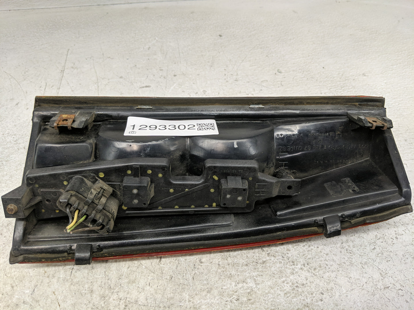 1995-1999 Chevrolet Suburban 1500 Tail Light Assembly Driver Left OEM Fits Fits 1992 1993 1994 1995 1996 1997 1998 1999 2000