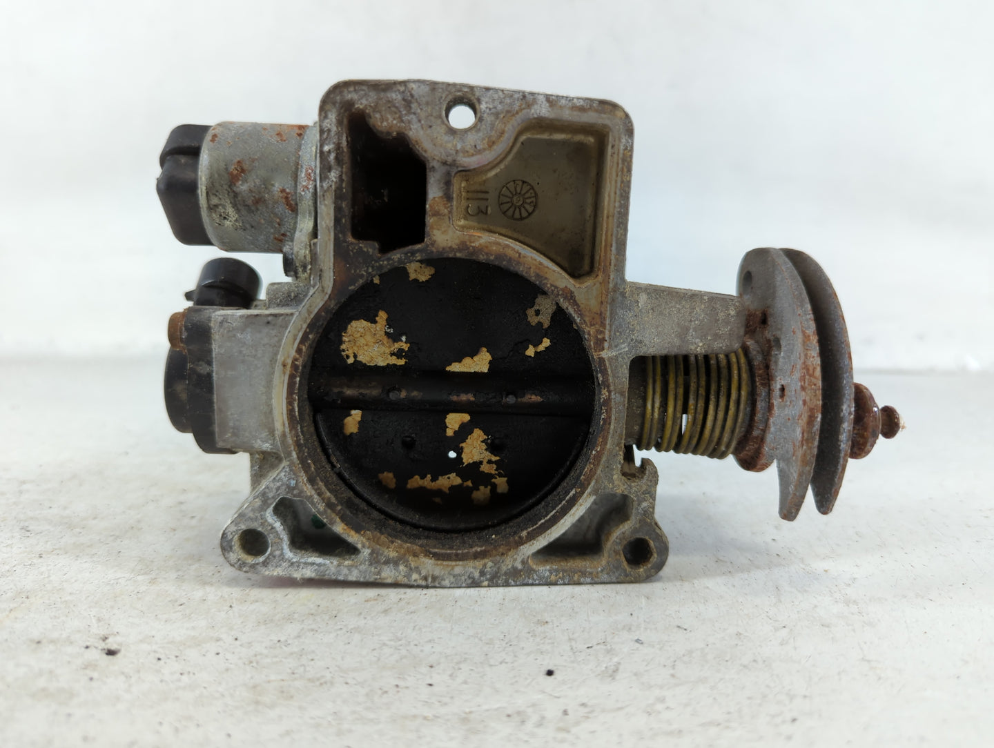 1996-1997 Chevrolet Suburban 1500 Throttle Body P/N:70786A 21252 Fits Fits 1996 1997 OEM Used Auto Parts - Oemusedautoparts1