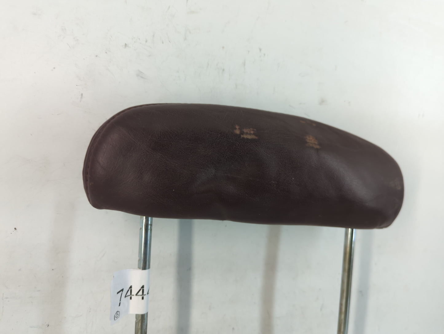 1996 Chevrolet Suburban 1500 Headrest Head Rest Rear Center Seat Fits OEM Used Auto Parts - Oemusedautoparts1.com
