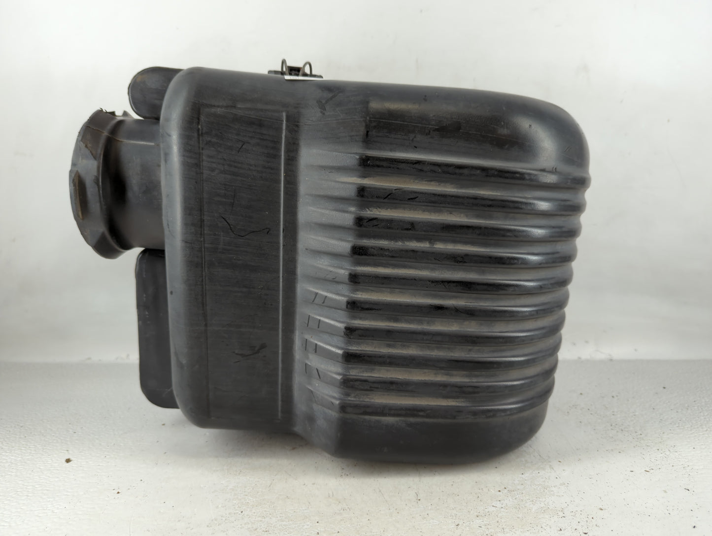 1996-2000 Chevrolet Tahoe Air Cleaner Intake-duct Hose Tube - Oemusedautoparts1.com