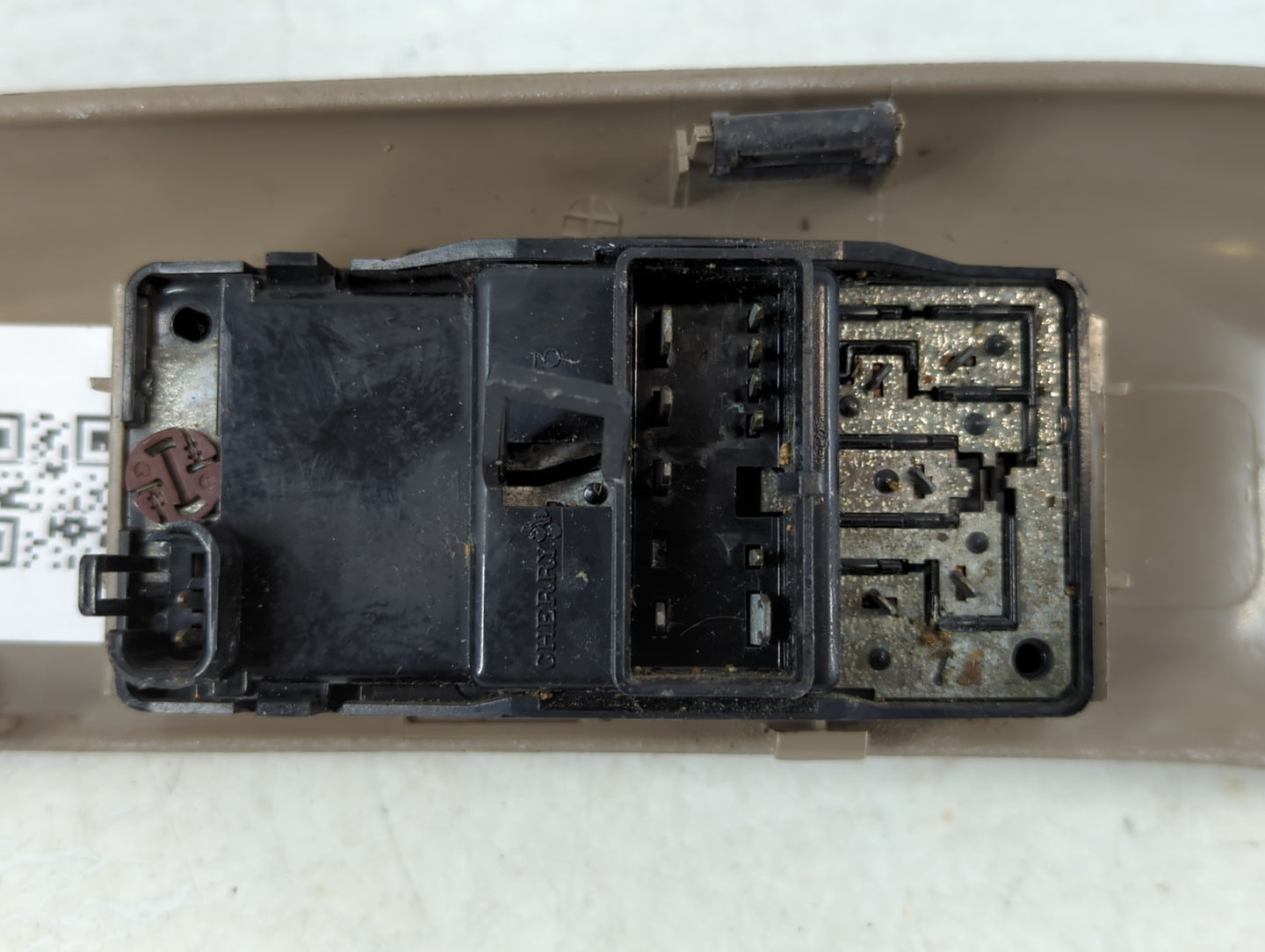 1996 Chevrolet Tahoe Master Power Window Switch Replacement Driver Side Left Fits OEM Used Auto Parts - Oemusedautoparts1.co