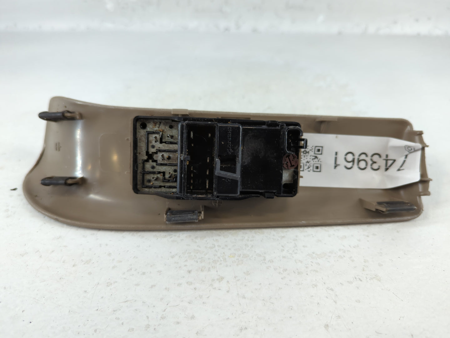 1996 Chevrolet Tahoe Master Power Window Switch Replacement Driver Side Left Fits OEM Used Auto Parts - Oemusedautoparts1.co