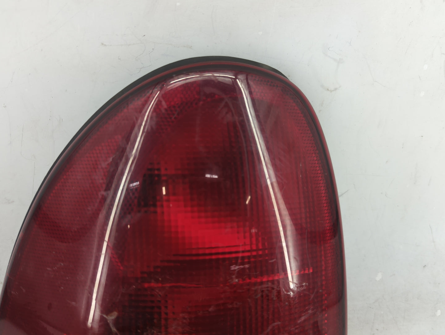 1996-2000 Chrysler Town & Country Tail Light Assembly Driver Left OEM P/N:4576363 Fits OEM Used Auto Parts - Oemusedautopart