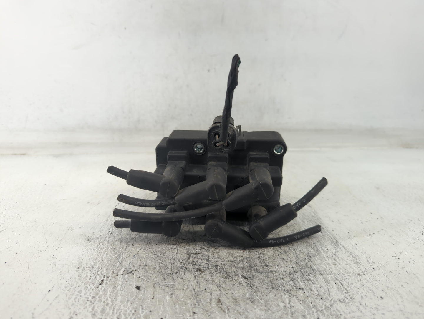1996 Chrysler Town & Country Engine Ignition Distributor OEM Fits OEM Used Auto Parts - Oemusedautoparts1.com