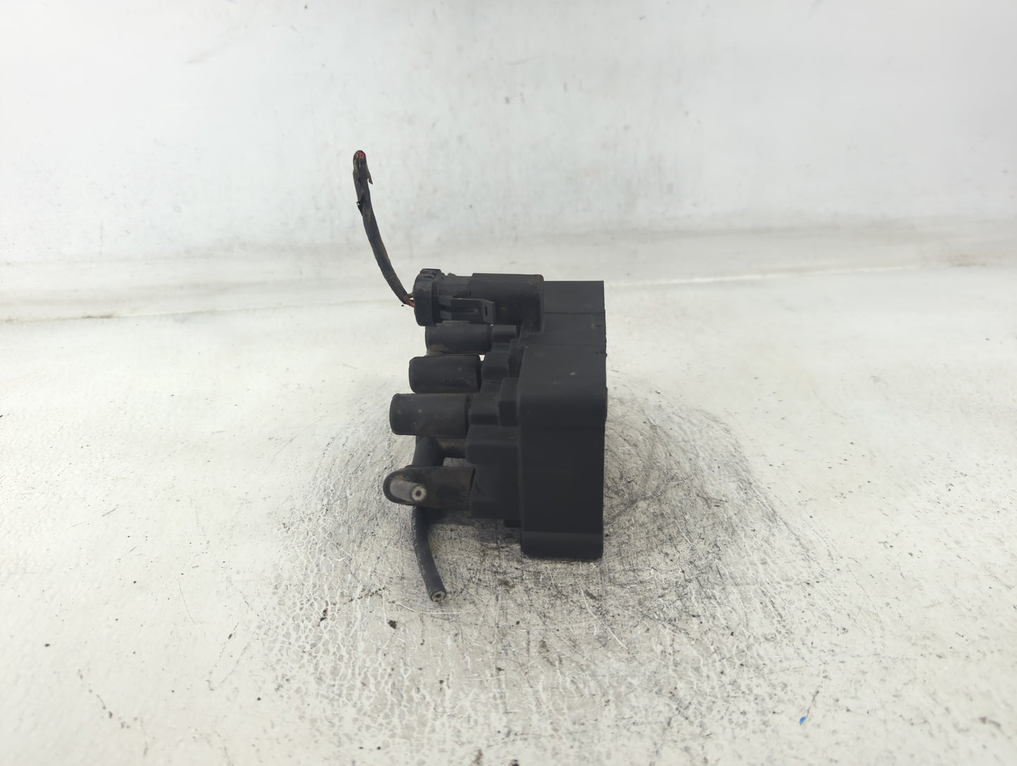 1996 Chrysler Town & Country Engine Ignition Distributor OEM Fits OEM Used Auto Parts - Oemusedautoparts1.com