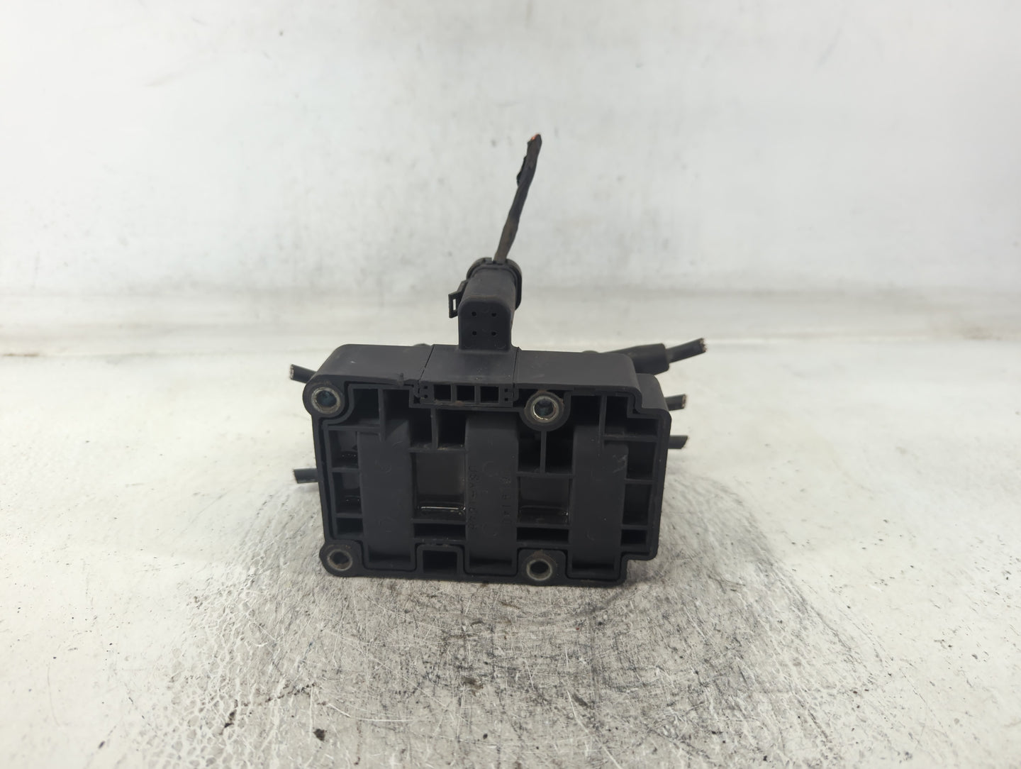 1996 Chrysler Town & Country Engine Ignition Distributor OEM Fits OEM Used Auto Parts - Oemusedautoparts1.com