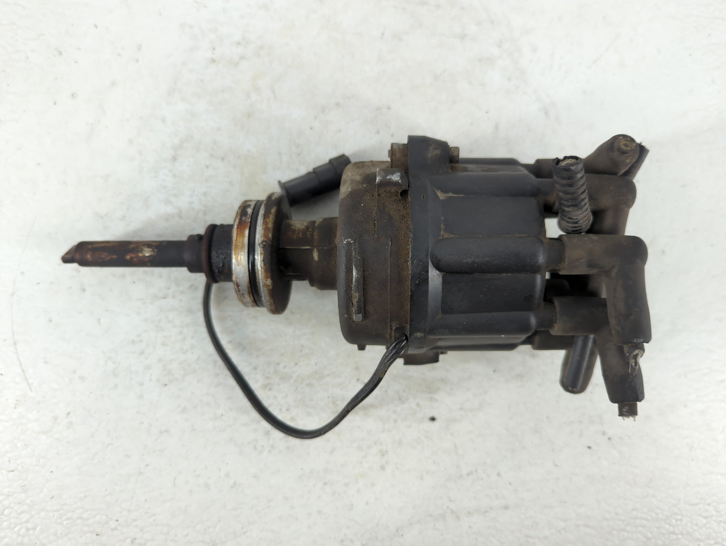 1994-1997 Dodge Ram 1500 Engine Ignition Distributor OEM Fits Fits 1994 1995 1996 1997 OEM Used Auto Parts - Oemusedautopart