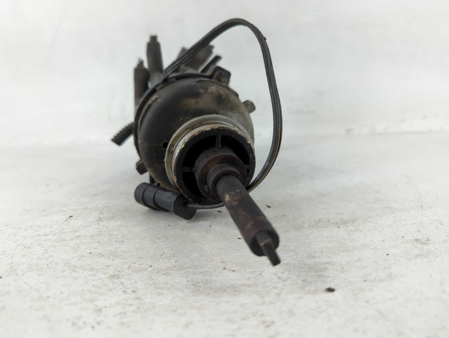1994-1997 Dodge Ram 1500 Engine Ignition Distributor OEM Fits Fits 1994 1995 1996 1997 OEM Used Auto Parts - Oemusedautopart