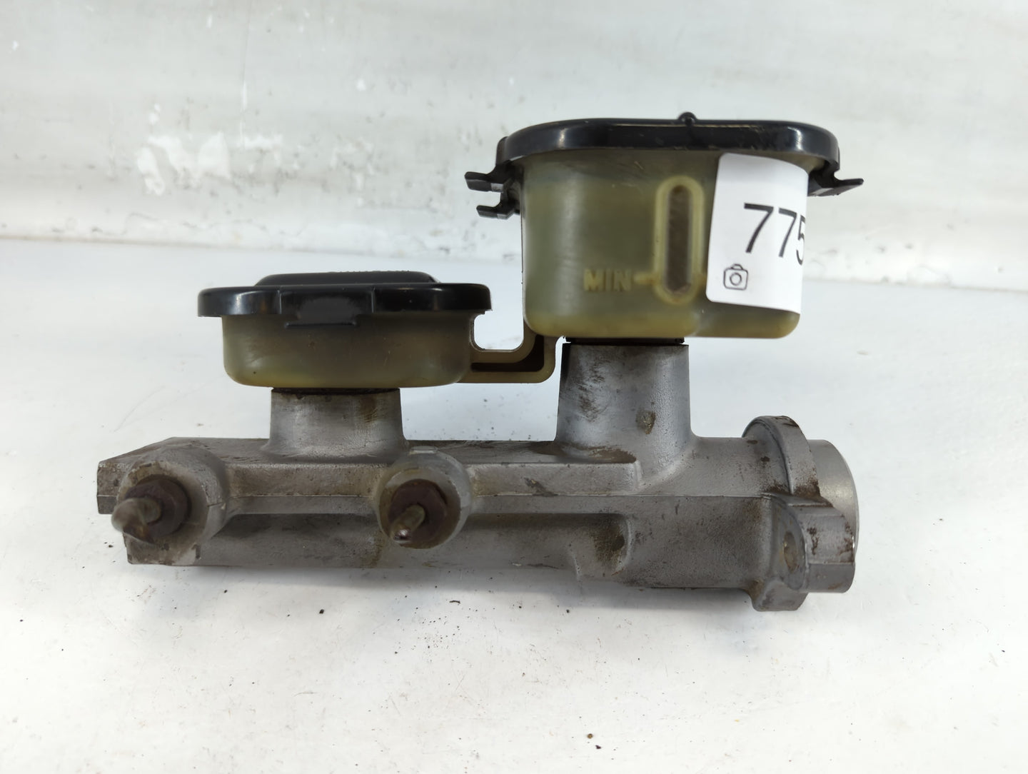 1994-1996 Dodge Ram 1500 Brake Master Cylinder 775858 - Oemusedautoparts1.com