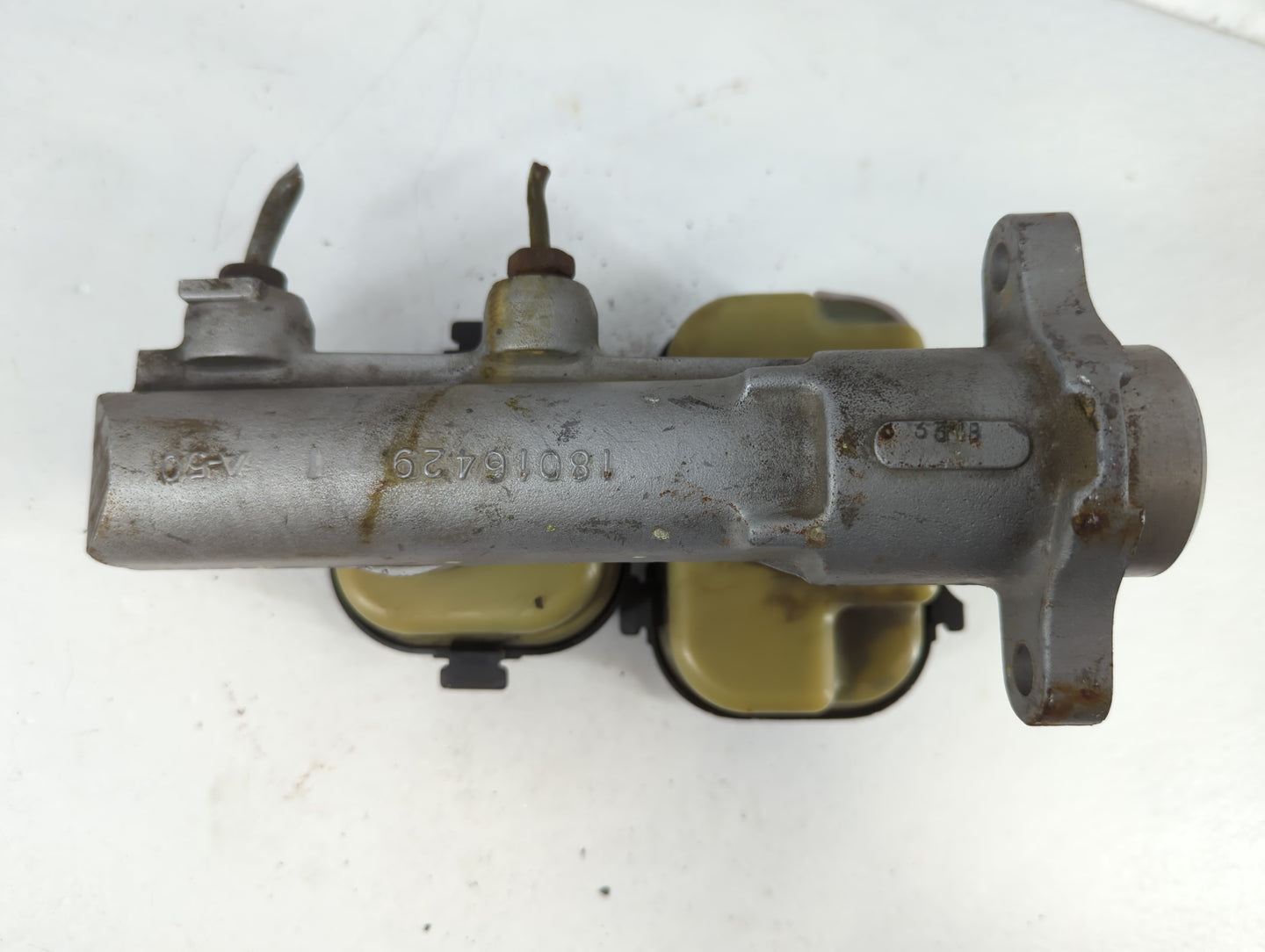 1994-1996 Dodge Ram 1500 Brake Master Cylinder 775858 - Oemusedautoparts1.com
