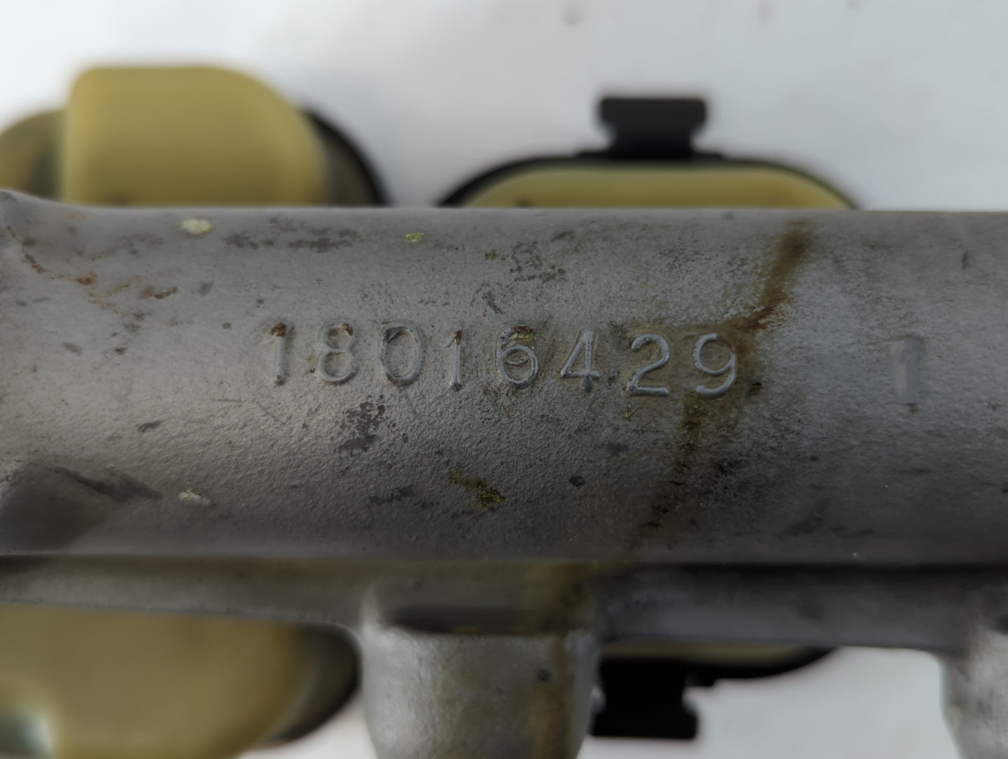 1994-1996 Dodge Ram 1500 Brake Master Cylinder 775858 - Oemusedautoparts1.com
