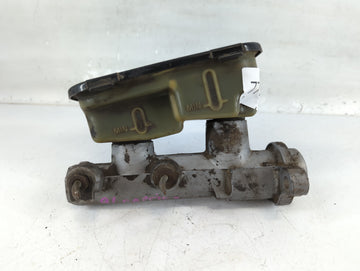 1994-1996 Dodge Ram 1500 Brake Master Cylinder 775879 - Oemusedautoparts1.com
