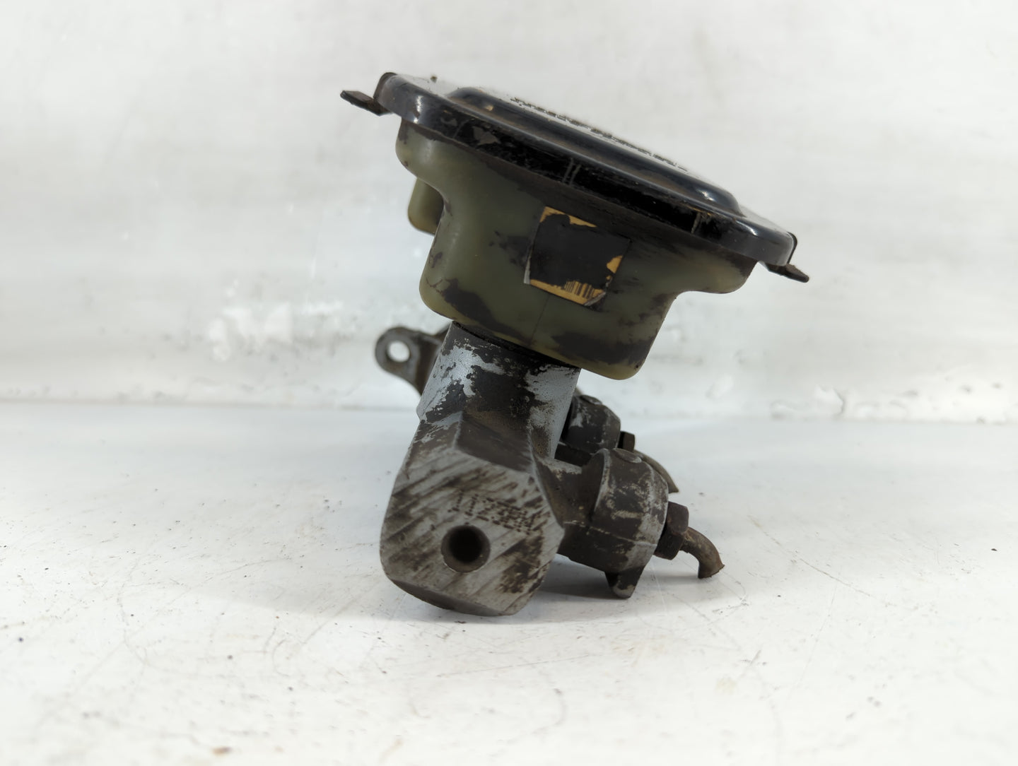 1994-1996 Dodge Ram 1500 Brake Master Cylinder - Oemusedautoparts1.com