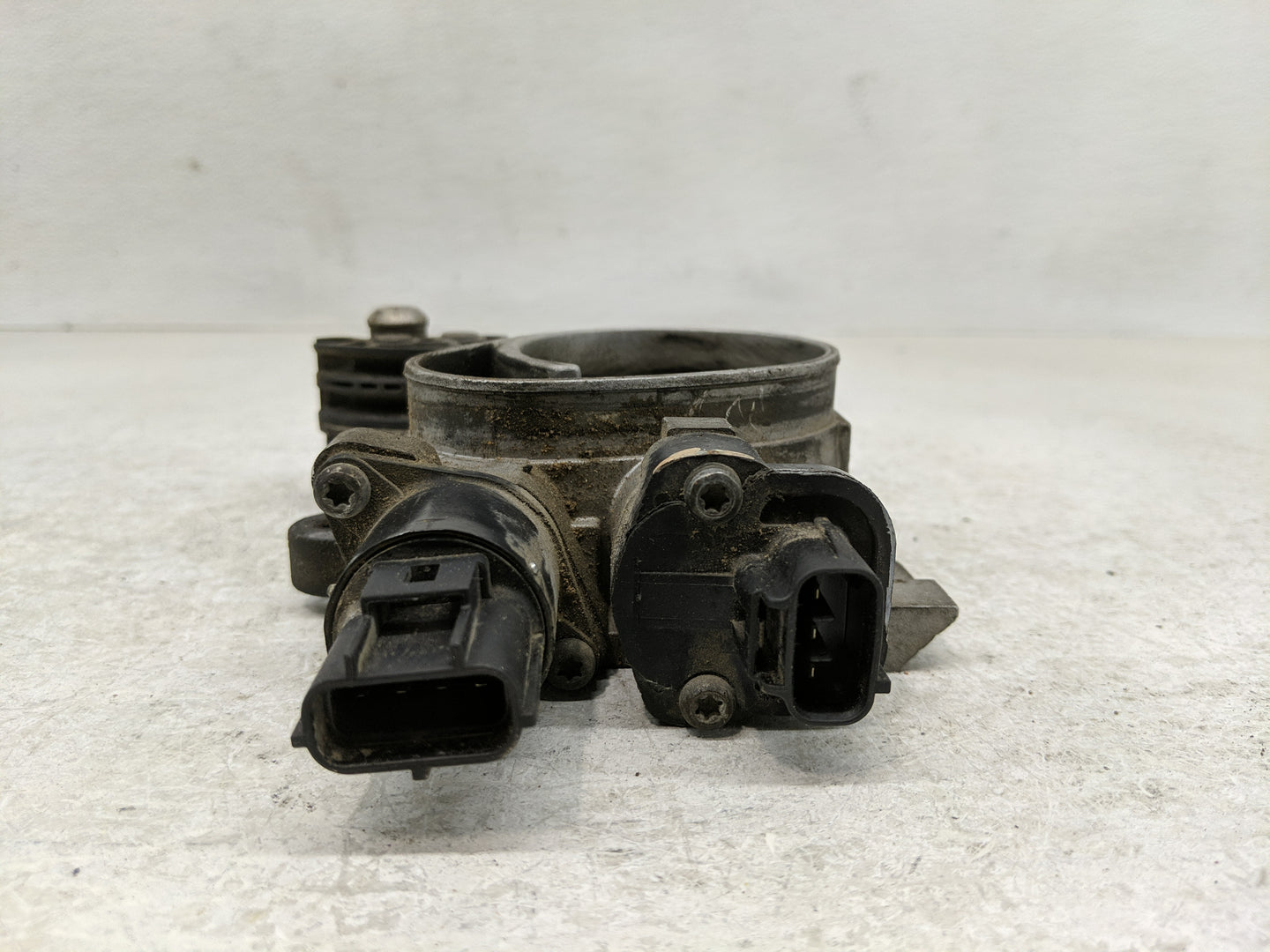 1994-1996 Ford Aspire Throttle Body Fits Fits 1994 1995 1996 OEM Used Auto Parts - Oemusedautoparts1.com