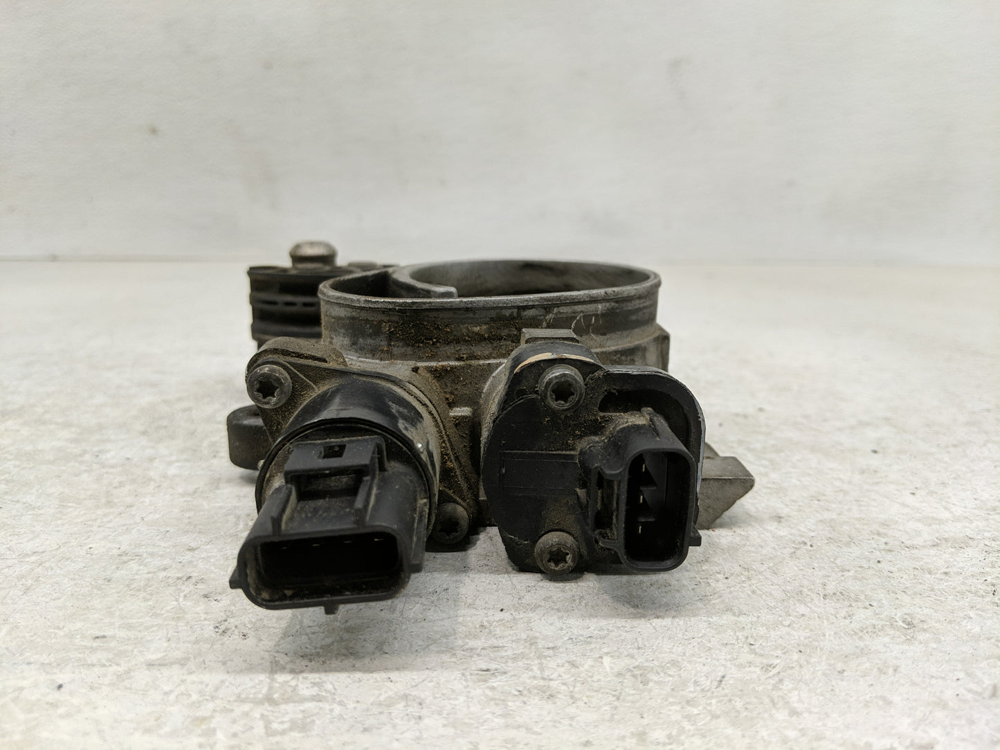 1994-1996 Ford Aspire Throttle Body Fits Fits 1994 1995 1996 OEM Used Auto Parts - Oemusedautoparts1.com