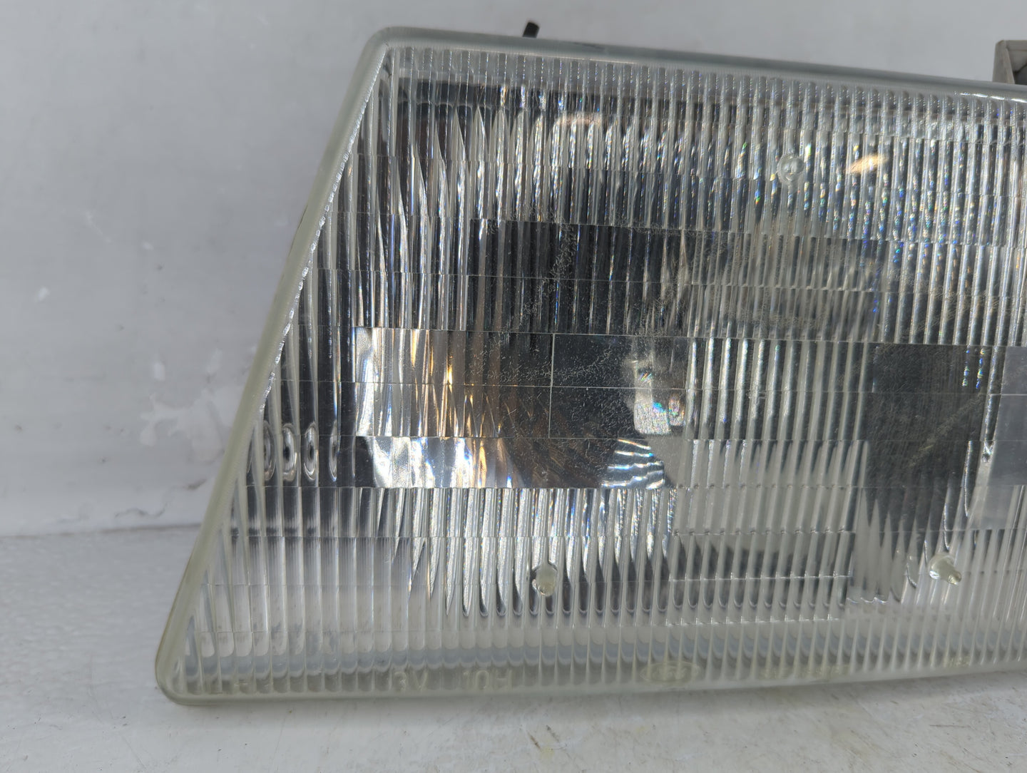 Ford E-150 Passenger Right Oem Head Light Headlight Lamp - Oemusedautoparts1.com