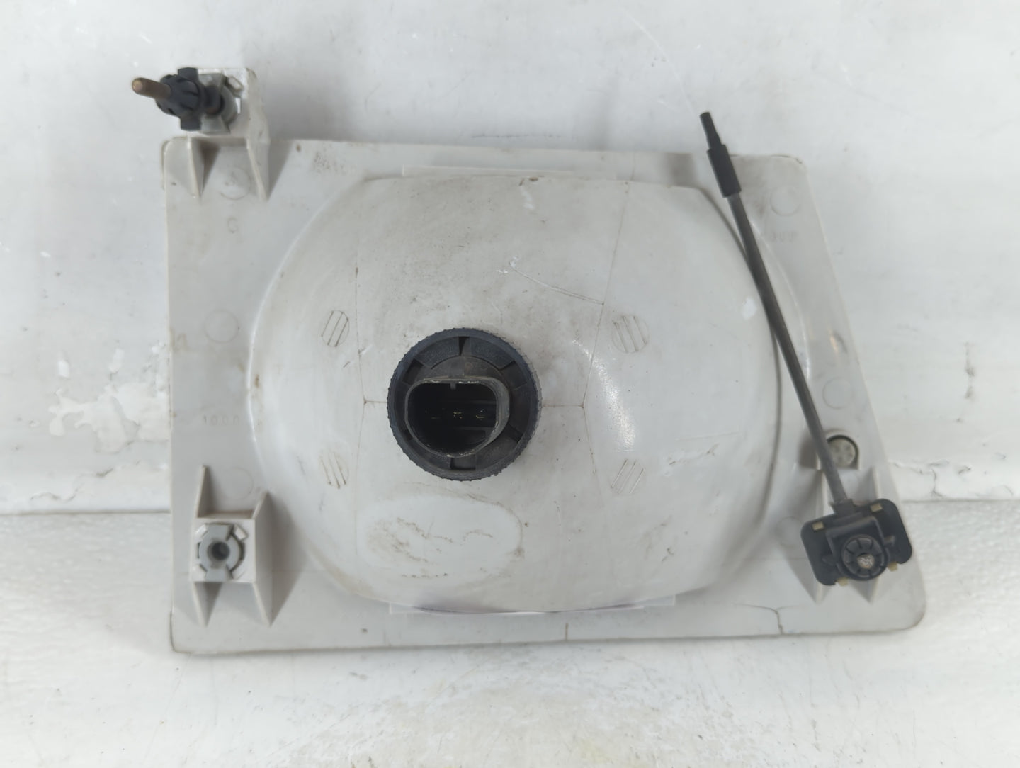 Ford E-150 Passenger Right Oem Head Light Headlight Lamp - Oemusedautoparts1.com