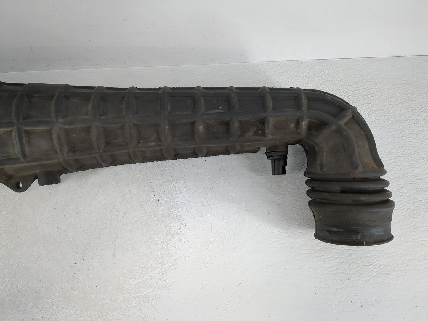 1995-1996 Ford Explorer Air Cleaner Intake-duct Hose Tube - Oemusedautoparts1.com