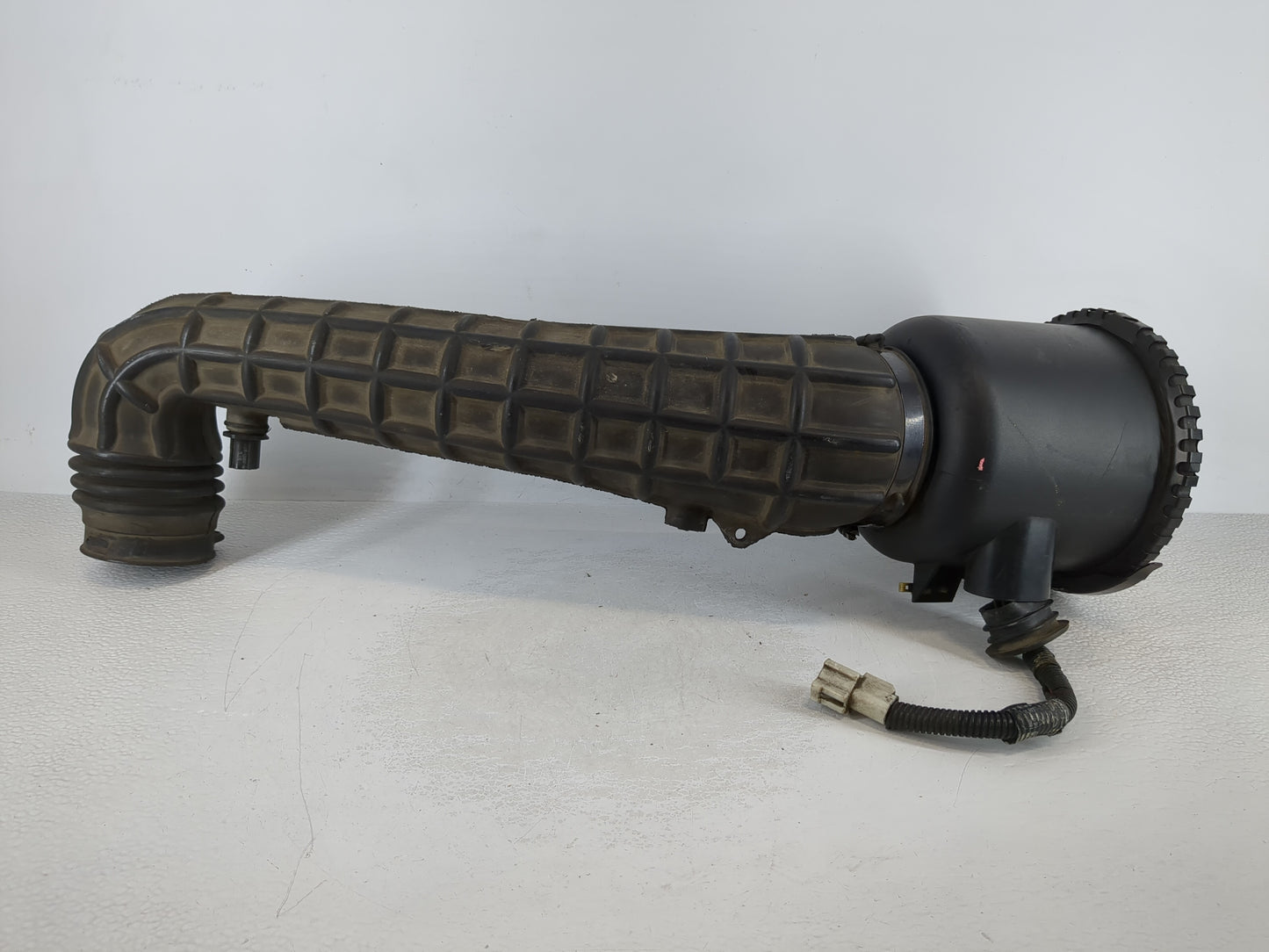 1995-1996 Ford Explorer Air Cleaner Intake-duct Hose Tube - Oemusedautoparts1.com