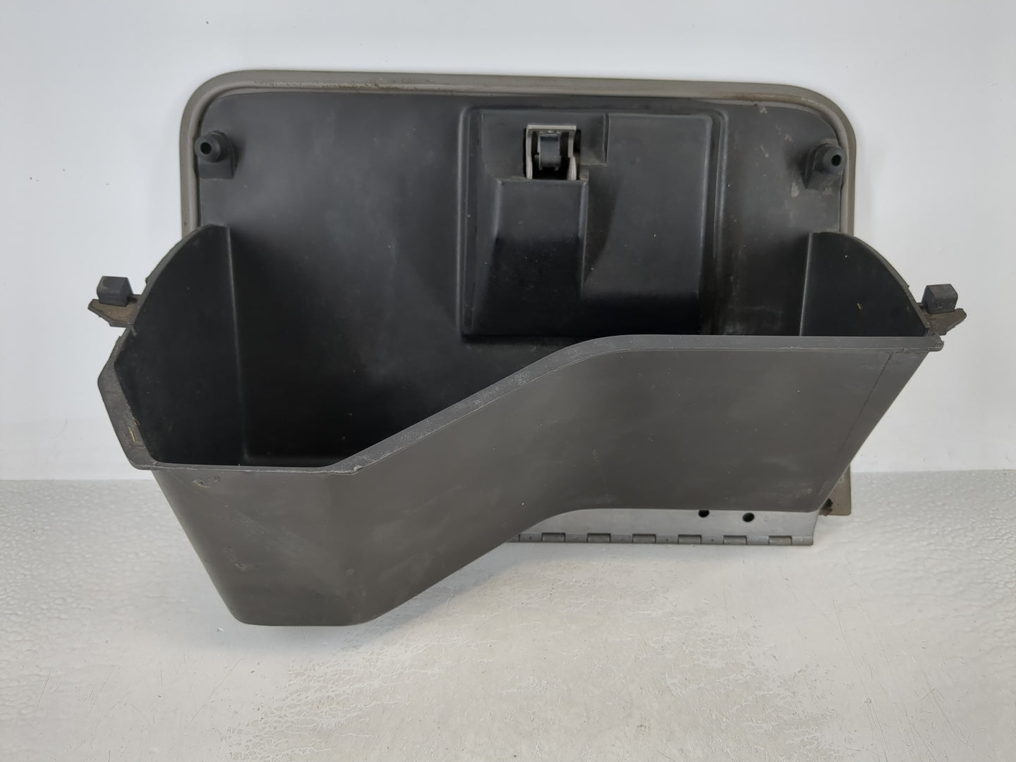 1996 Ford Explorer Passenger Glove Box Door Storage Compartment - Oemusedautoparts1.com