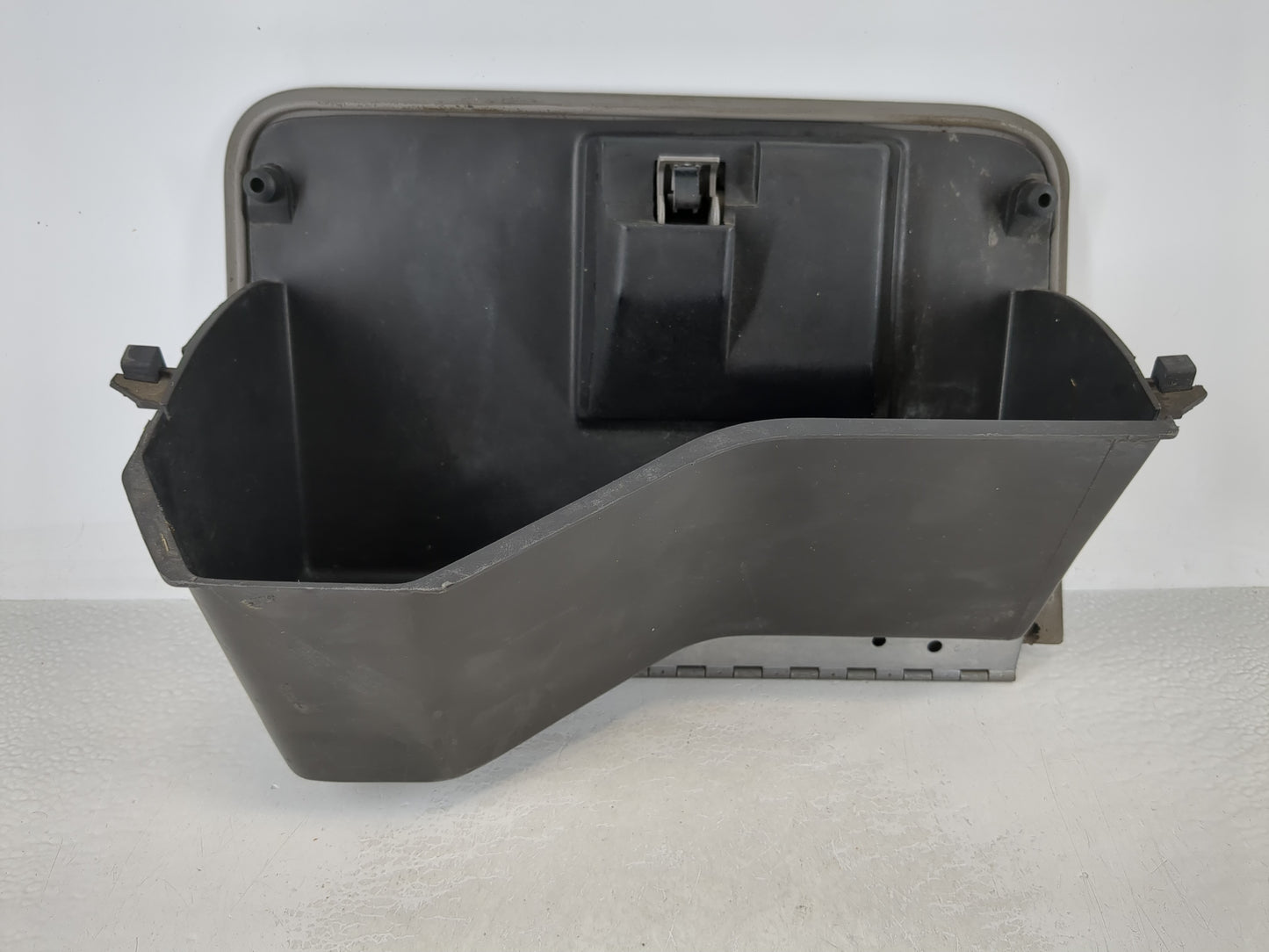1996 Ford Explorer Passenger Glove Box Door Storage Compartment - Oemusedautoparts1.com