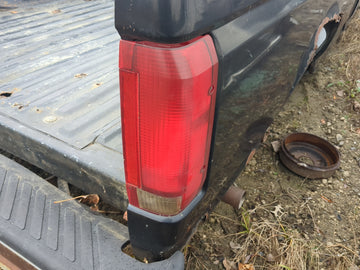1992-1996 Ford F-150 Tail Light Assembly Passenger Right OEM Fits Fits 1991 1992 1993 1994 1995 1996 1997 OEM Used Auto Part