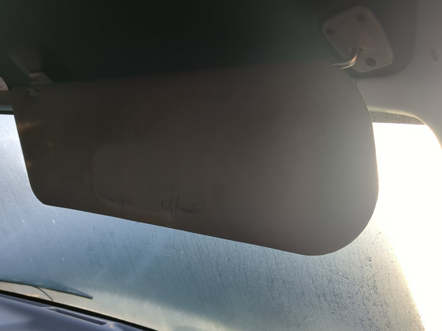1996 Ford F-150 Sun Visor Shade Replacement Passenger Right Mirror Fits OEM Used Auto Parts - Oemusedautoparts1.com