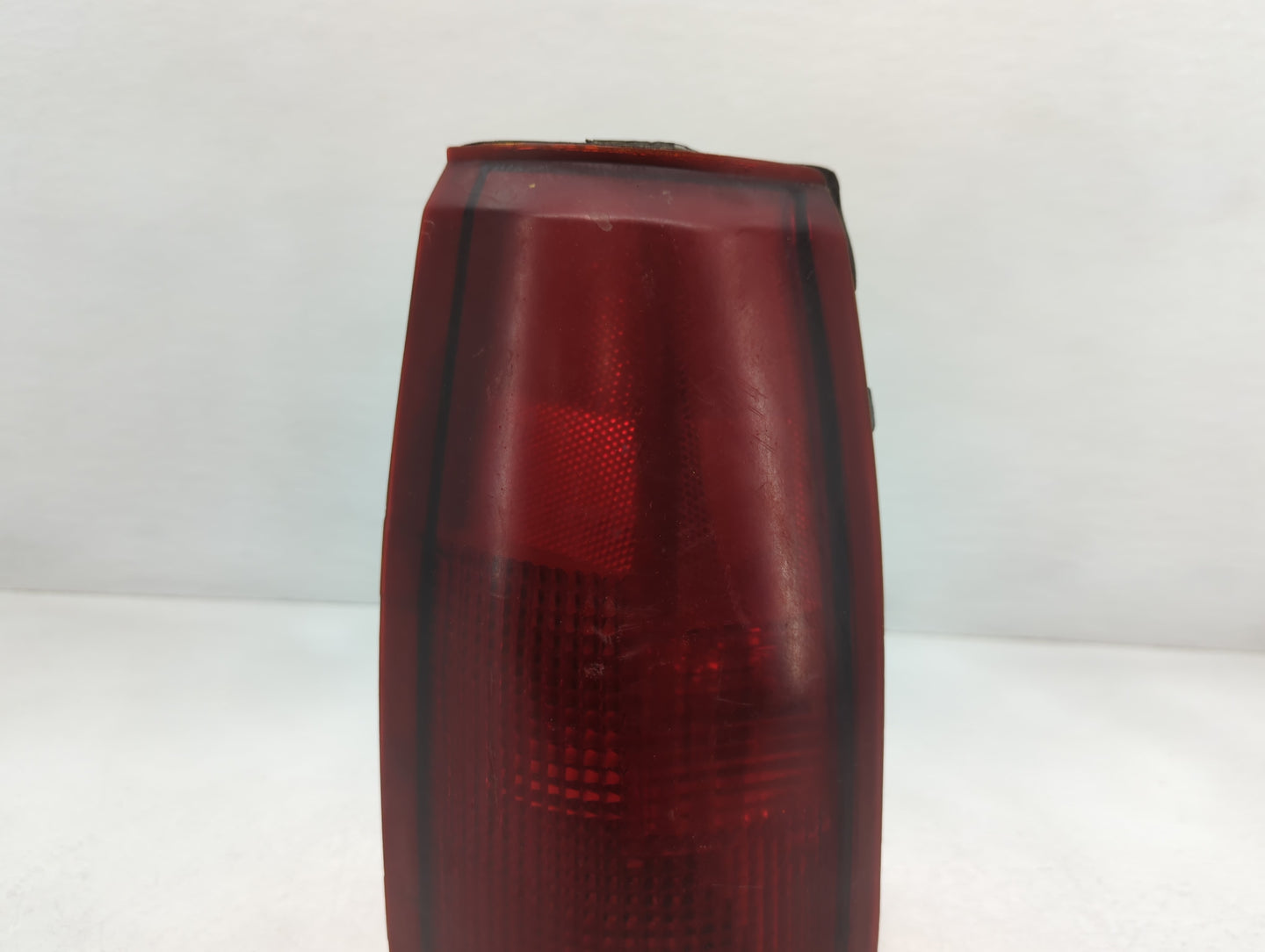 1996 Gmc 2500 Tail Light Assembly Passenger Right OEM P/N:16506350 Fits Fits 1992 1993 1994 1995 1997 1998 1999 2000 OEM Use