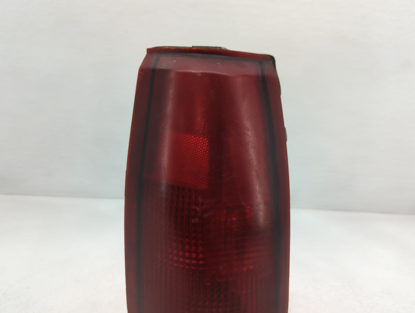 1996 Gmc 2500 Tail Light Assembly Passenger Right OEM P/N:16506350 Fits Fits 1992 1993 1994 1995 1997 1998 1999 2000 OEM Use