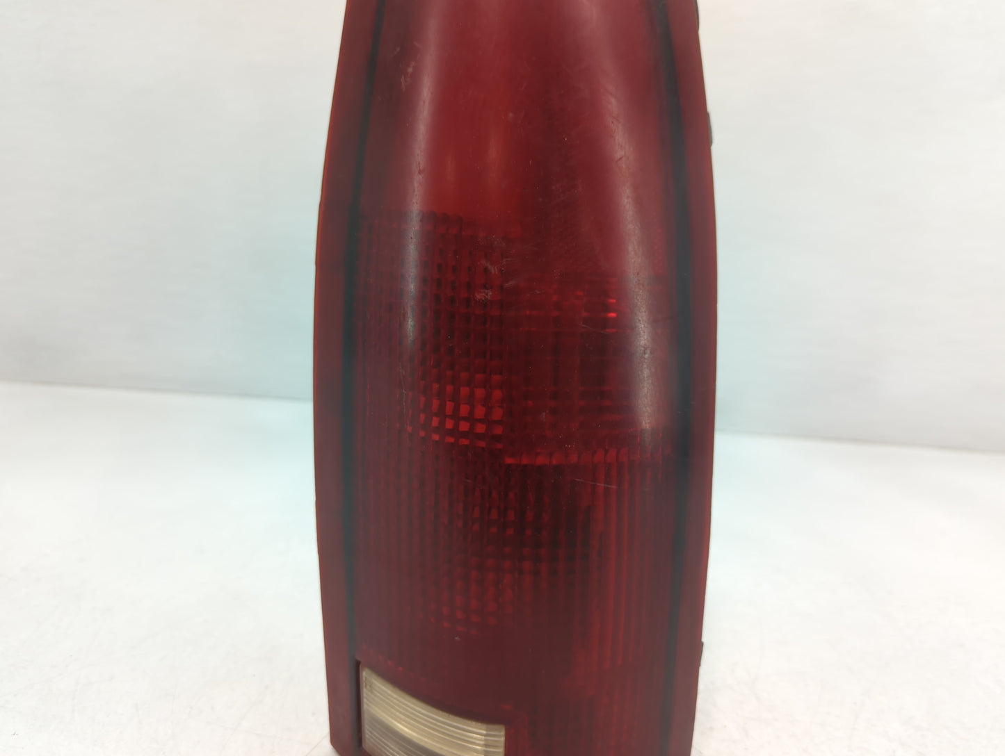 1996 Gmc 2500 Tail Light Assembly Passenger Right OEM P/N:16506350 Fits Fits 1992 1993 1994 1995 1997 1998 1999 2000 OEM Use