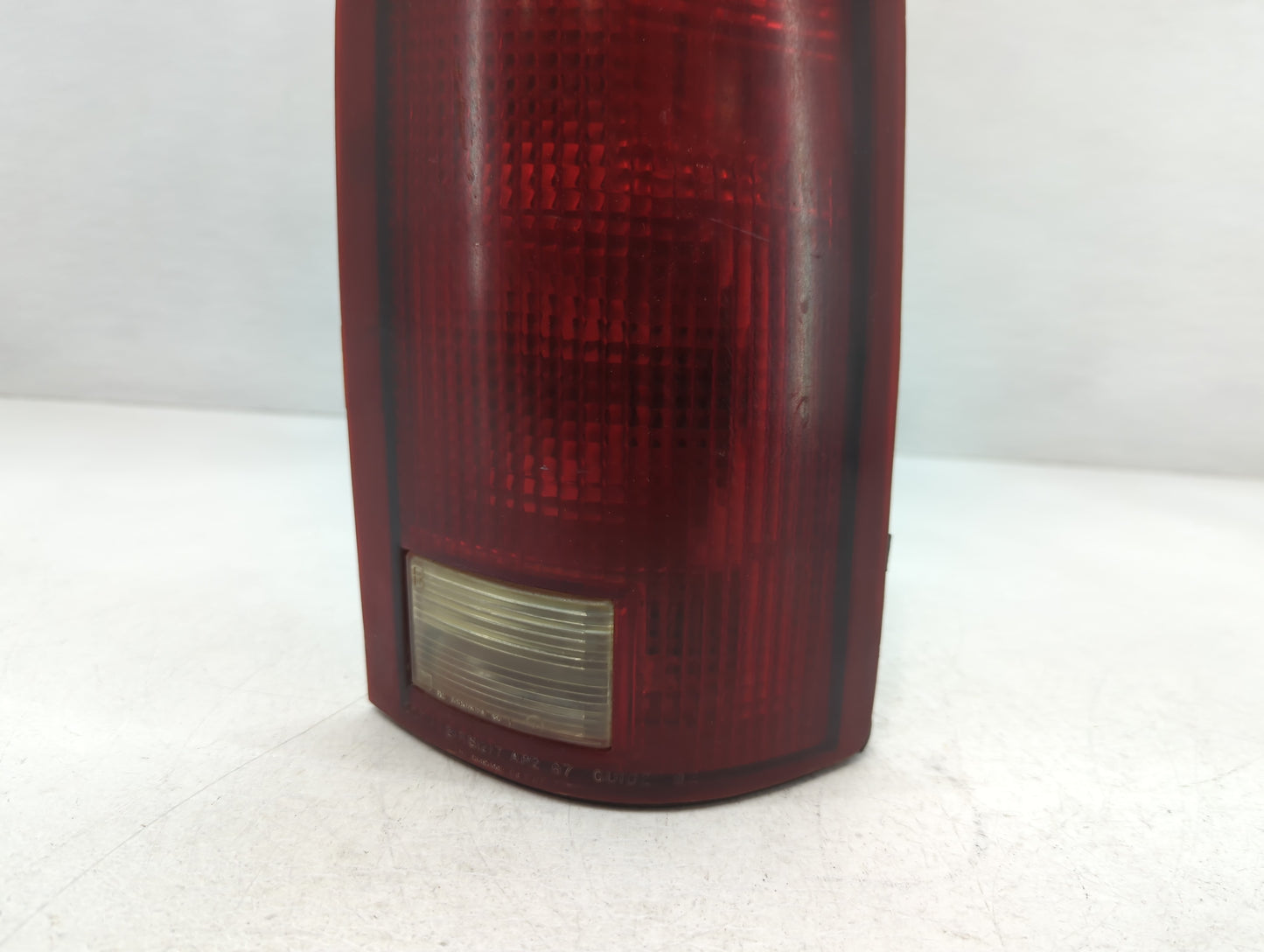 1996 Gmc 2500 Tail Light Assembly Passenger Right OEM P/N:16506350 Fits Fits 1992 1993 1994 1995 1997 1998 1999 2000 OEM Use