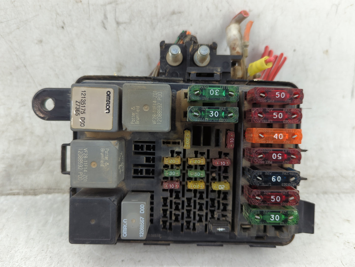 1996 Gmc V2500 Fusebox Fuse Box Panel Relay Module P/N:12162365-D Fits OEM Used Auto Parts - Oemusedautoparts1.com