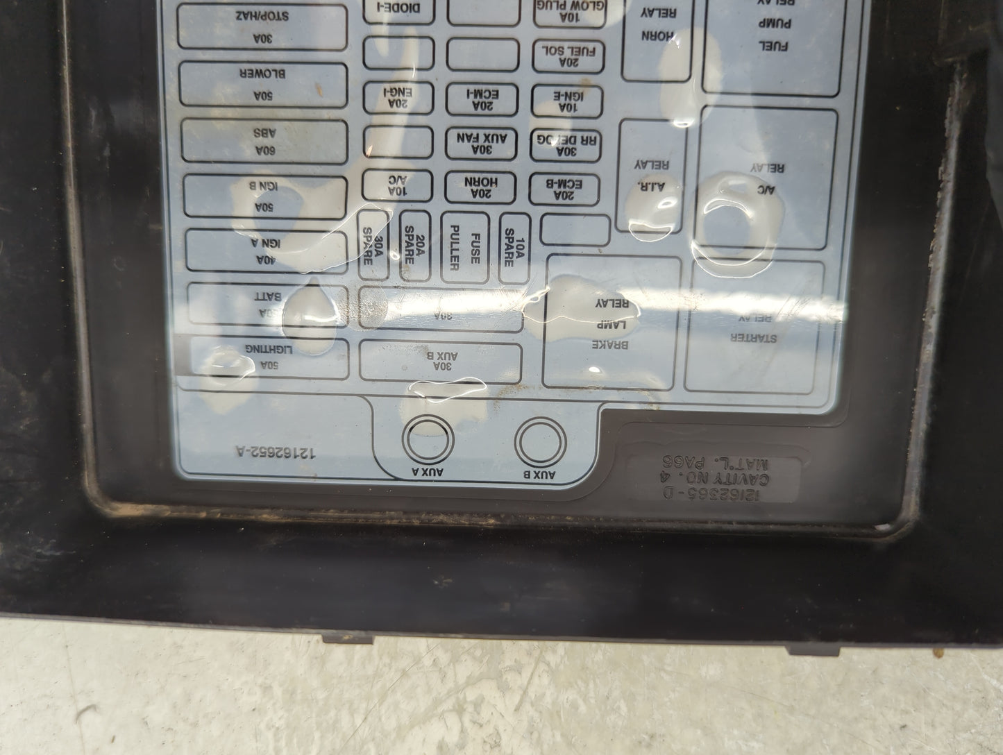 1996 Gmc V2500 Fusebox Fuse Box Panel Relay Module P/N:12162365-D Fits OEM Used Auto Parts - Oemusedautoparts1.com