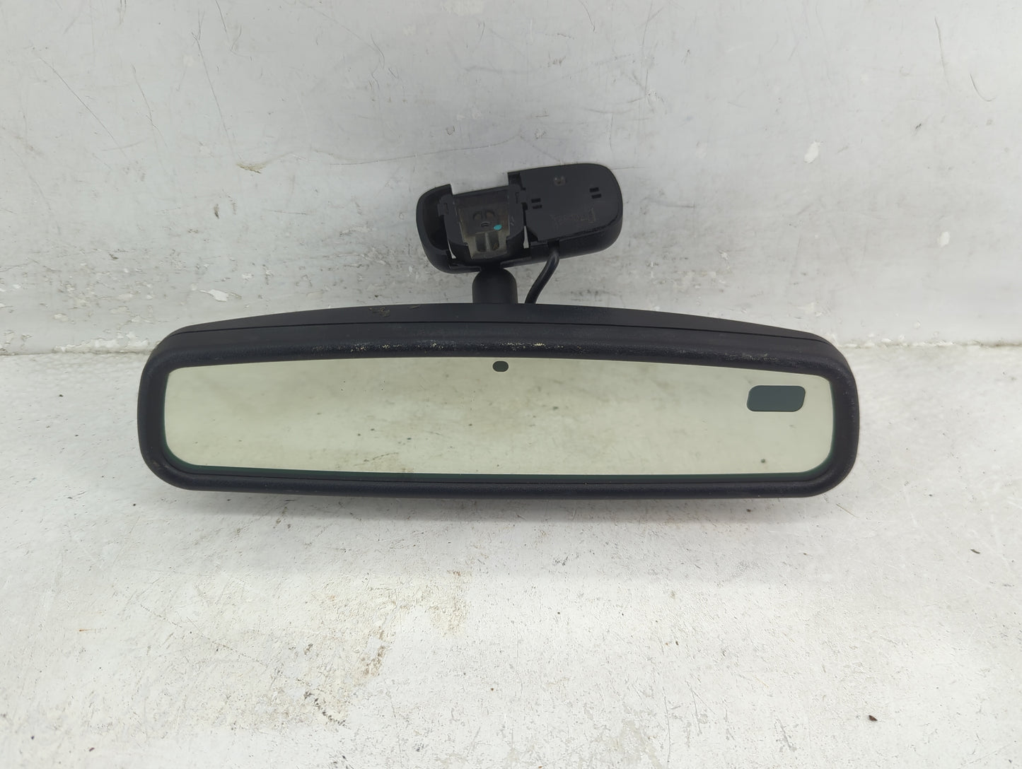 1996 Gmc Yukon Interior Rear View Mirror Replacement OEM P/N:E13013511 Fits OEM Used Auto Parts - Oemusedautoparts1.com